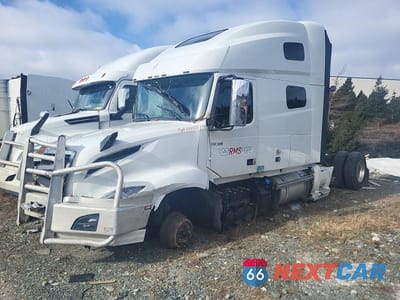 Drugie zdjęcie samochodu z przodu: 2023 VOLVO VN VNL VIN:4V4NC9EH4PN316972 - miniatura