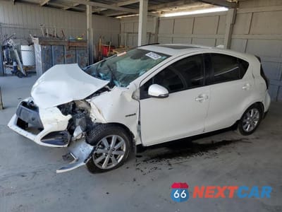2017 TOYOTA PRIUS C JTDKDTB33H1592702 - główne zdjęcie licytacji z USA - miniatura