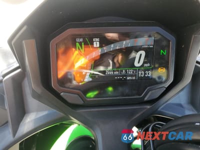 Zdjęcie 7 z 10 samochodu: 2024 KAWASAKI EX650 P VIN:ML5EXEP14RDAB1594 - miniatura