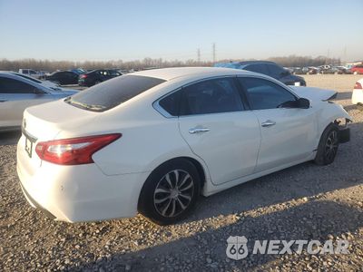 Trzecie zdjęcie samochodu z tyłu: 2016 NISSAN ALTIMA 2.5 VIN:1N4AL3AP4GN304797 - miniatura