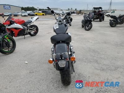 Czwarte zdjęcie samochodu z boku: 2014 HARLEY-DAVIDSON XL1200 C VIN:1HD1CT313EC414427 - miniatura