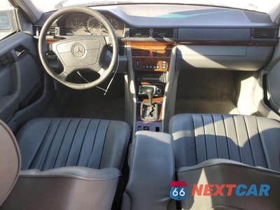 Zdjęcie 8 z 12 samochodu: 1995 MERCEDES-BENZ E 300D VIN:WDBEB31E5SC149970 - miniatura