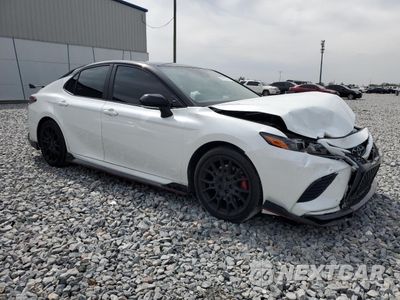 Czwarte zdjęcie samochodu z boku: 2024 TOYOTA CAMRY TRD VIN:4T1KZ1AK3RU091111 - miniatura