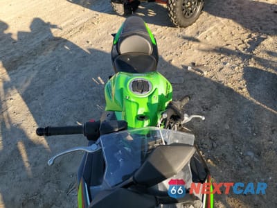 Piąte zdjęcie samochodu w środku: 2022 KAWASAKI EX650 N VIN:ML5EXEN14NDA48159 - miniatura