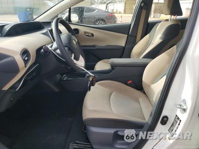 Zdjęcie 7 z 14 samochodu: 2017 TOYOTA PRIUS VIN:JTDKARFU8H3537116 - miniatura