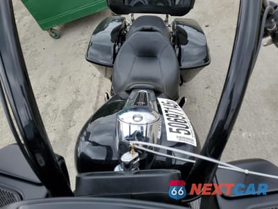 Piąte zdjęcie samochodu w środku: 2018 HARLEY-DAVIDSON FLTRX ROAD GLIDE VIN:1HD1KHC30JB681056 - miniatura