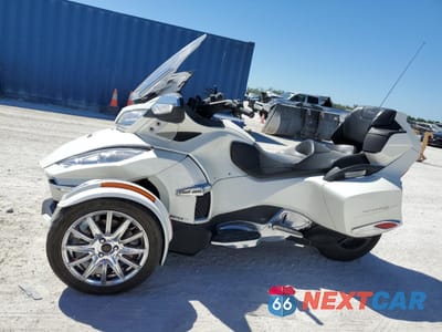 Trzecie zdjęcie samochodu z tyłu: 2015 CAN-AM SPYDER ROADSTER RT VIN:2BXNBDD27FV006581 - miniatura