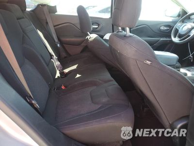 Zdjęcie 11 z 15 samochodu: 2019 JEEP CHEROKEE LATITUDE VIN:1C4PJLCB4KD241100 - miniatura