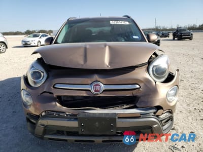 Piąte zdjęcie samochodu w środku: 2017 FIAT 500X TREKKING VIN:ZFBCFXCB1HP610237 - miniatura