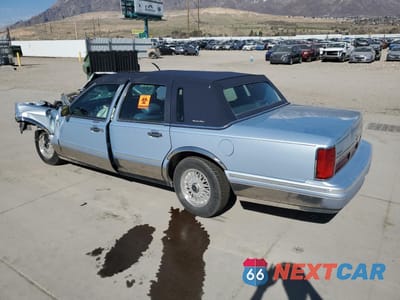 Drugie zdjęcie samochodu z przodu: 1997 LINCOLN TOWN CAR SIGNATURE VIN:1LNLM82W1VY642362 - miniatura