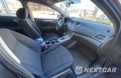 Piąte zdjęcie samochodu w środku: 2014 NISSAN SENTRA S VIN:3N1AB7AP4EY248917 - miniatura