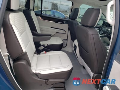 Zdjęcie 11 z 16 samochodu: 2025 GMC ACADIA DENALI VIN:1GKENRRS9SJ156135 - miniatura