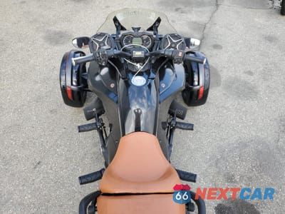 Zdjęcie 6 z 9 samochodu: 2015 CAN-AM SPYDER ROADSTER F3 VIN:2BXRDCD29FV001307 - miniatura