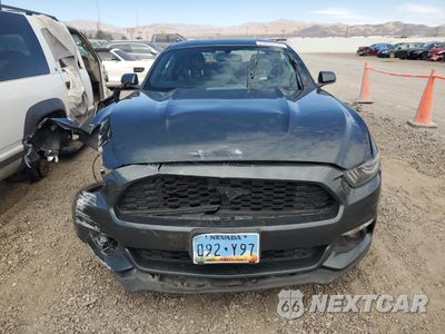Piąte zdjęcie samochodu w środku: 2015 FORD MUSTANG VIN:1FA6P8TH4F5386624 - miniatura