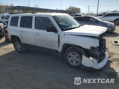 Czwarte zdjęcie samochodu z boku: 2016 JEEP PATRIOT SPORT VIN:1C4NJPBA1GD812377 - miniatura