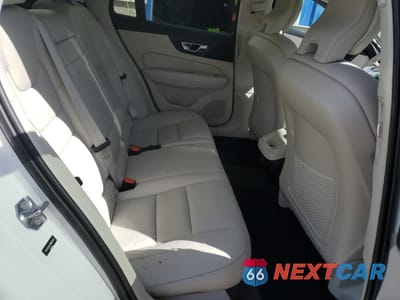 Zdjęcie 10 z 13 samochodu: 2021 VOLVO V60 CROSS COUNTRY T5 MOMENTUM VIN:YV4102WK3M1065110 - miniatura