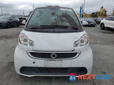 Piąte zdjęcie samochodu w środku: 2015 SMART FORTWO PURE VIN:WMEEJ3BA1FK812481 - miniatura
