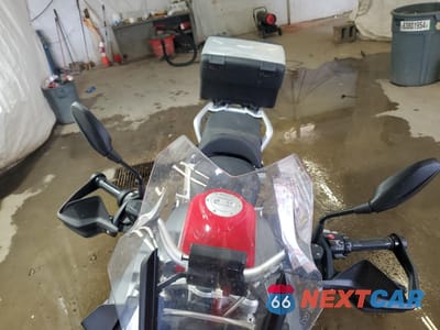Piąte zdjęcie samochodu w środku: 2014 BMW R1200 GS VIN:WB10A1105EZ186720 - miniatura