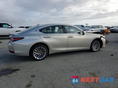 Trzecie zdjęcie samochodu z tyłu: 2019 LEXUS ES 300H VIN:JTHB21B13K2001857 - miniatura