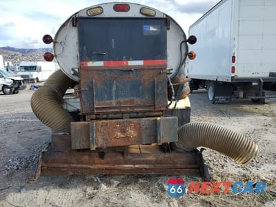 Zdjęcie 6 z 13 samochodu: 2004 ISUZU NPR VIN:JALC4B14547003616 - miniatura