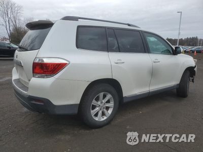 Trzecie zdjęcie samochodu z tyłu: 2013 TOYOTA HIGHLANDER BASE VIN:5TDBK3EH9DS275680 - miniatura