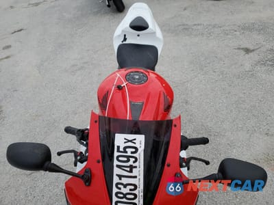 Piąte zdjęcie samochodu w środku: 2012 HONDA CBR600 RR VIN:JH2PC4040CK500059 - miniatura