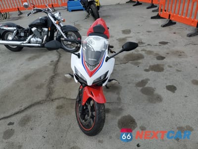 Piąte zdjęcie samochodu w środku: 2014 HONDA CBR500 R VIN:MLHPC4416E5100255 - miniatura