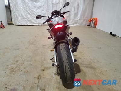 Czwarte zdjęcie samochodu z boku: 2018 APRILIA TUONO V4 1 VIN:ZD4KGU006JS000817 - miniatura