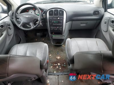 Zdjęcie 8 z 13 samochodu: 2005 CHRYSLER TOWN & COUNTRY TOURING VIN:2C4GP54L85R180692 - miniatura
