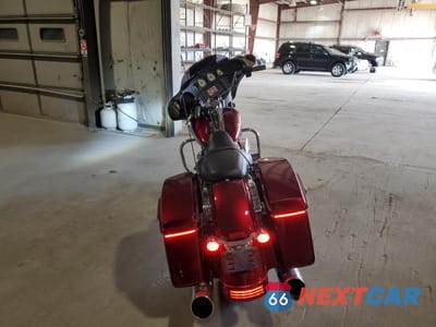 Czwarte zdjęcie samochodu z boku: 2017 HARLEY-DAVIDSON FLHX STREET GLIDE VIN:1HD1KBC11HB689690 - miniatura