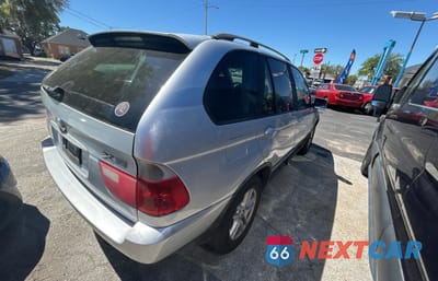 Czwarte zdjęcie samochodu z boku: 2004 BMW X5 3.0I VIN:5UXFA13564LU22488 - miniatura