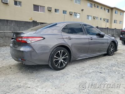 Trzecie zdjęcie samochodu z tyłu: 2018 TOYOTA CAMRY L VIN:4T1B11HK4JU507295 - miniatura