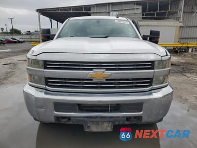 Piąte zdjęcie samochodu w środku: 2016 CHEVROLET SILVERADO K3500 LT VIN:1GC4KZCG8GF217523 - miniatura