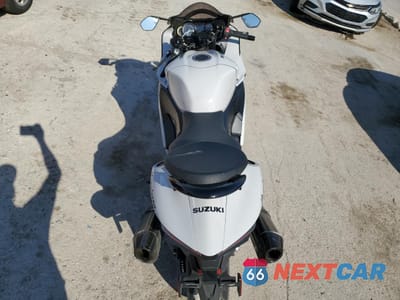Zdjęcie 6 z 10 samochodu: 2024 SUZUKI GSX1300 RR VIN:JS1EJ11B1R7100941 - miniatura