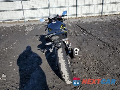 Czwarte zdjęcie samochodu z boku: 2023 HONDA CBR500 RA VIN:MLHPC6258P5400528 - miniatura