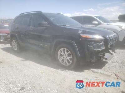 Czwarte zdjęcie samochodu z boku: 2015 JEEP CHEROKEE SPORT VIN:1C4PJLABXFW596639 - miniatura