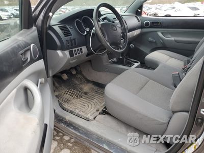 Zdjęcie 8 z 14 samochodu: 2011 TOYOTA TACOMA VIN:5TFPX4EN5BX002357 - miniatura