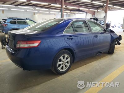 Trzecie zdjęcie samochodu z tyłu: 2010 TOYOTA CAMRY BASE VIN:4T4BF3EK0AR023521 - miniatura