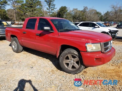 Czwarte zdjęcie samochodu z boku: 2008 DODGE DAKOTA QUAD SLT VIN:1D7HE48K78S540601 - miniatura