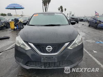 Piąte zdjęcie samochodu w środku: 2016 NISSAN SENTRA S VIN:3N1AB7AP0GL656637 - miniatura