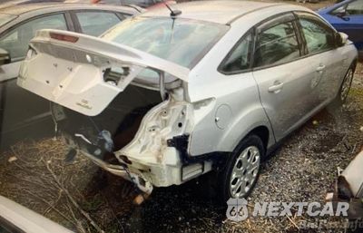 Czwarte zdjęcie samochodu z boku: 2015 FORD FOCUS SE VIN:1FADP3F26FL317477 - miniatura