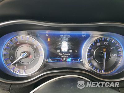 Zdjęcie 9 z 14 samochodu: 2019 CHRYSLER 300 TOURING VIN:2C3CCAAG8KH565136 - miniatura