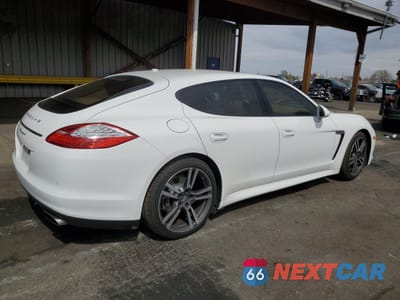 Trzecie zdjęcie samochodu z tyłu: 2012 PORSCHE PANAMERA 2 VIN:WP0AA2A78CL070695 - miniatura