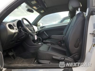 Zdjęcie 7 z 12 samochodu: 2013 VOLKSWAGEN BEETLE VIN:3VWJX7AT4DM605723 - miniatura
