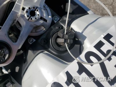 Zdjęcie 8 z 10 samochodu: 2021 DUCATI PANIGALE V2 VIN:ZDMHAATW5MB005120 - miniatura