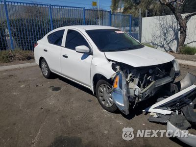 Czwarte zdjęcie samochodu z boku: 2017 NISSAN VERSA S VIN:3N1CN7AP9HL874335 - miniatura