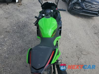 Zdjęcie 6 z 9 samochodu: 2023 KAWASAKI EX400 VIN:JKAEXKG18PDAR7928 - miniatura