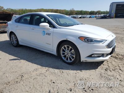 Czwarte zdjęcie samochodu z boku: 2017 FORD FUSION SE HYBRID VIN:3FA6P0LU7HR409117 - miniatura