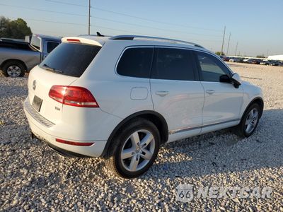 Trzecie zdjęcie samochodu z tyłu: 2014 VOLKSWAGEN TOUAREG V6 TDI VIN:WVGEP9BP0ED001256 - miniatura