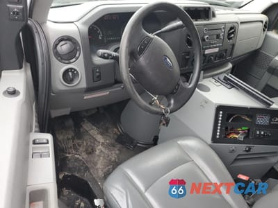 Zdjęcie 8 z 14 samochodu: 2017 FORD ECONOLINE E450 SUPER DUTY CUTAWAY VAN VIN:1FDXE4FSXHDC64987 - miniatura